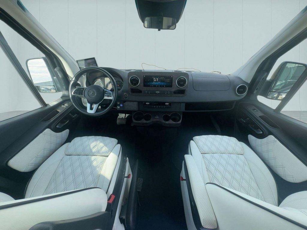 Used 2023 Mercedes-Benz Sprinter 3500 image 7