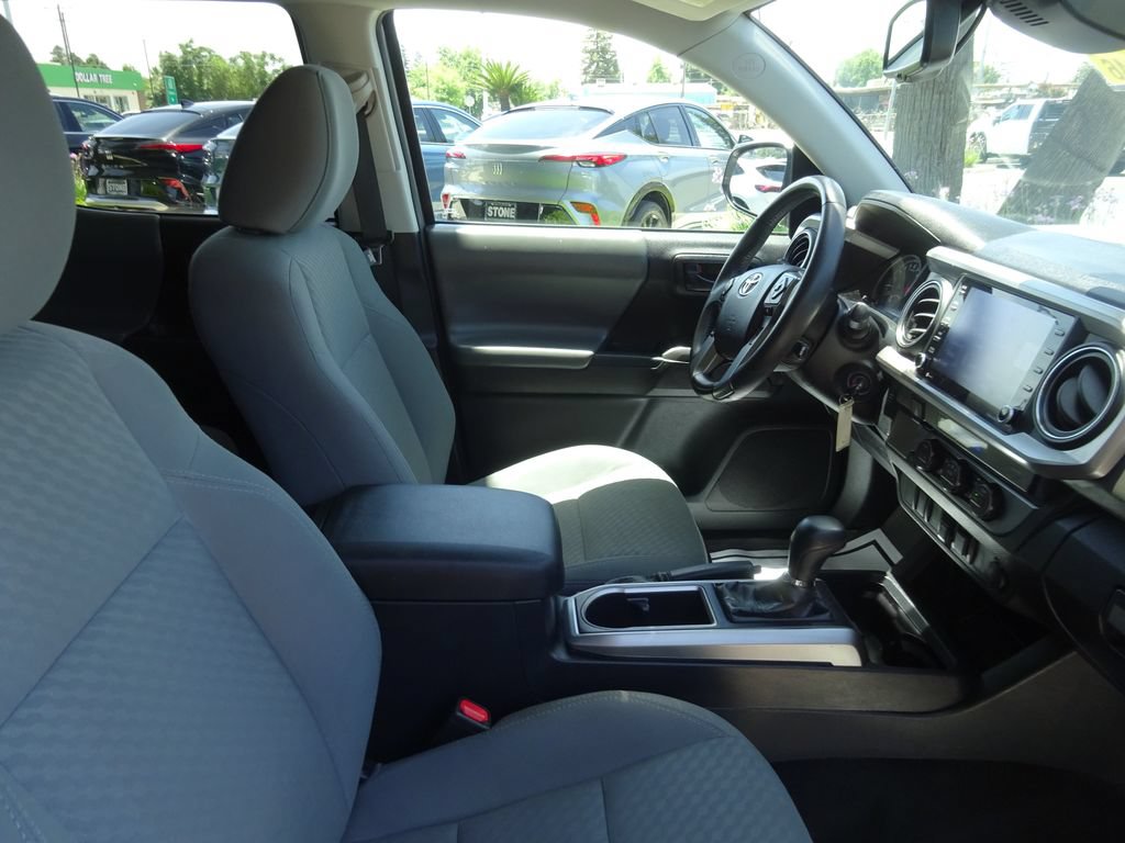 Used 2021 Toyota Tacoma SR5 RWD image 18