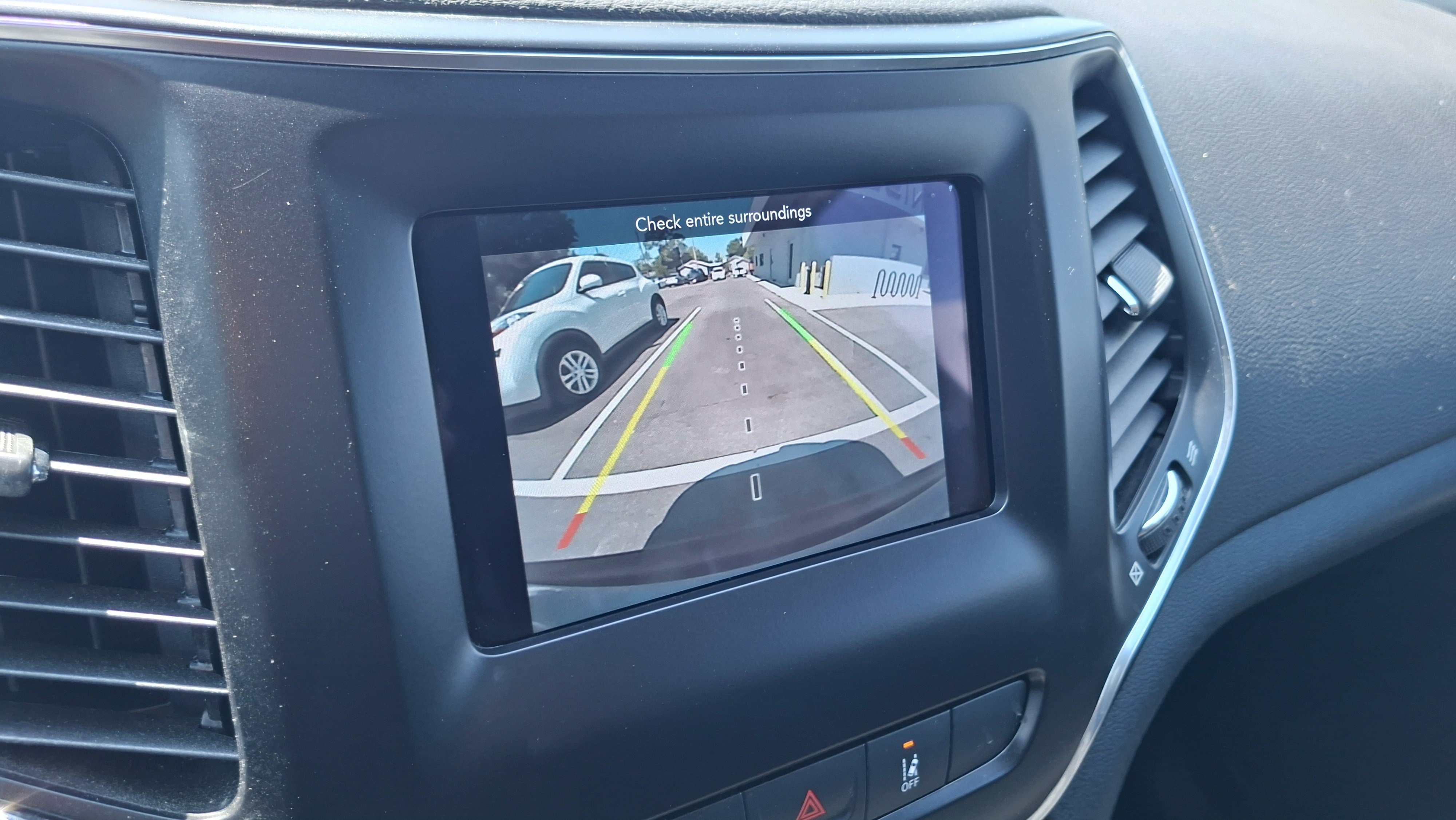 Used 2021 Jeep Cherokee Latitude Plus w/ Sun & Sound Group FWD image 13