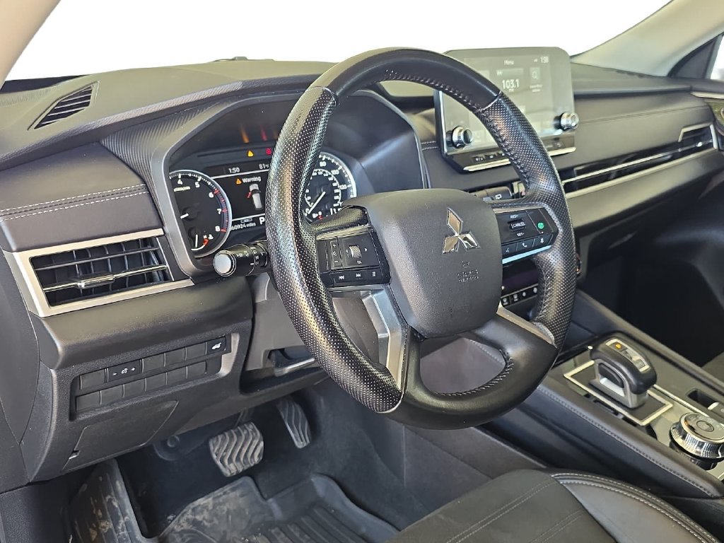 Used 2024 Mitsubishi Outlander SE FWD image 14