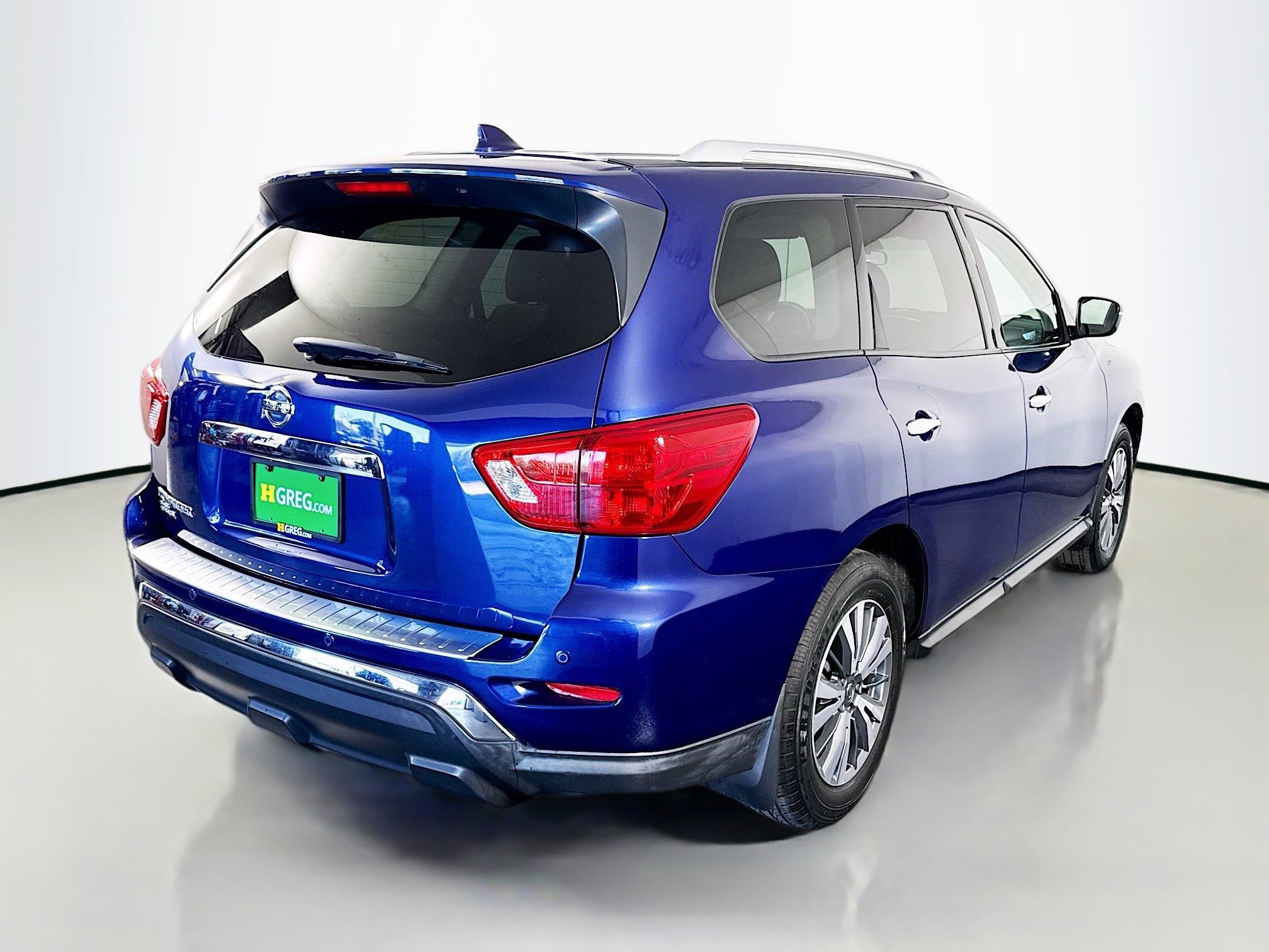 Used 2020 Nissan Pathfinder S image 10