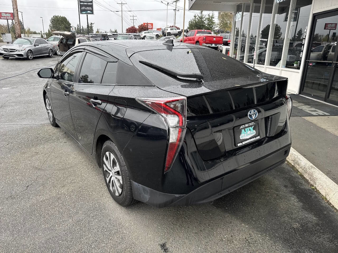 Used 2016 Toyota Prius Three w/ Advanced Technology Package image 4
