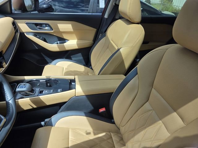 Used 2023 Nissan Rogue Platinum image 5