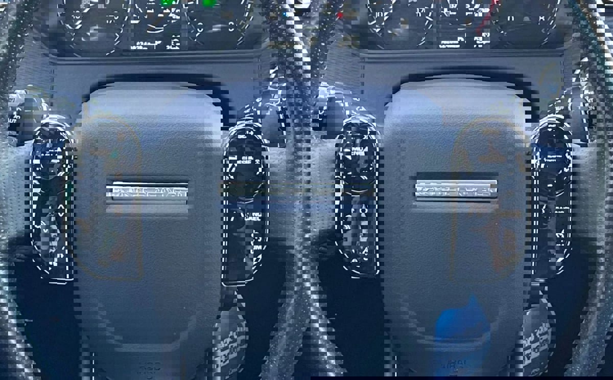 Used 2019 Land Rover Range Rover Velar S image 32