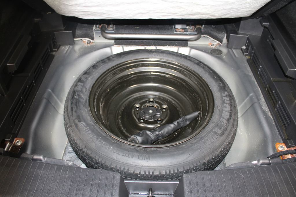 Used 2023 Nissan Rogue S image 17