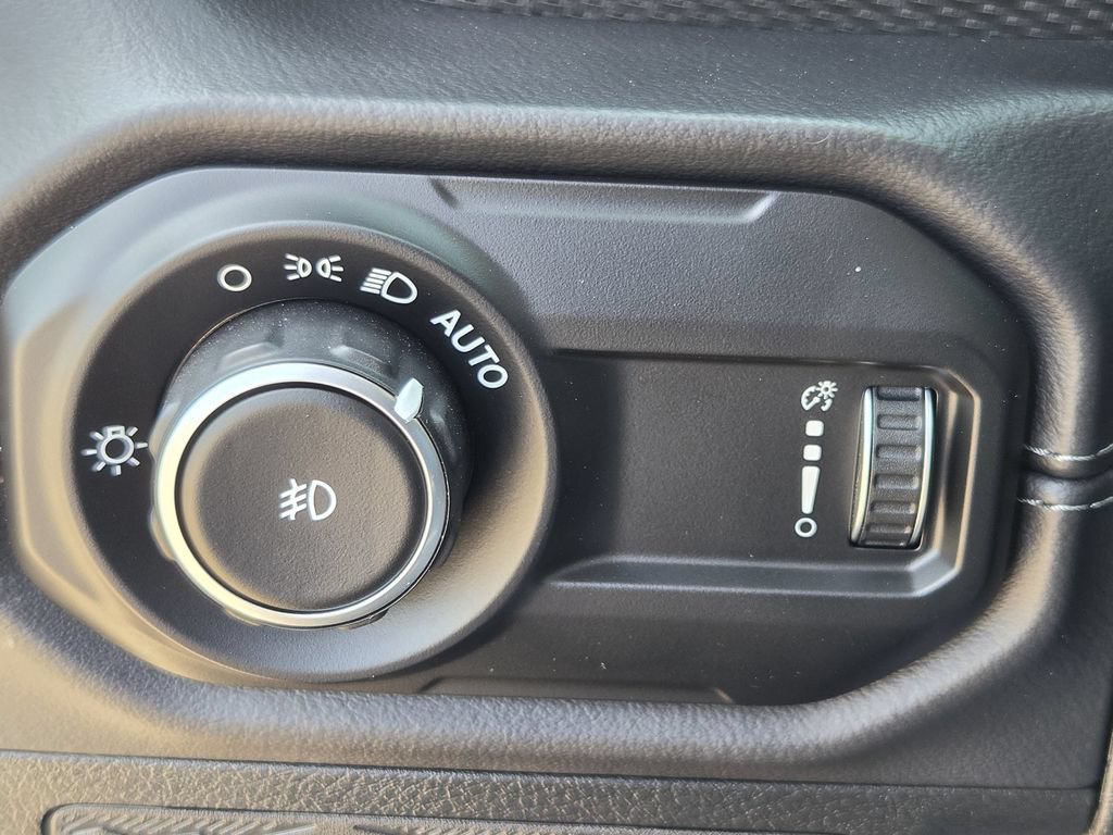 Used 2026 Jeep Wrangler Unlimited Rubicon AWD/4WD image 24