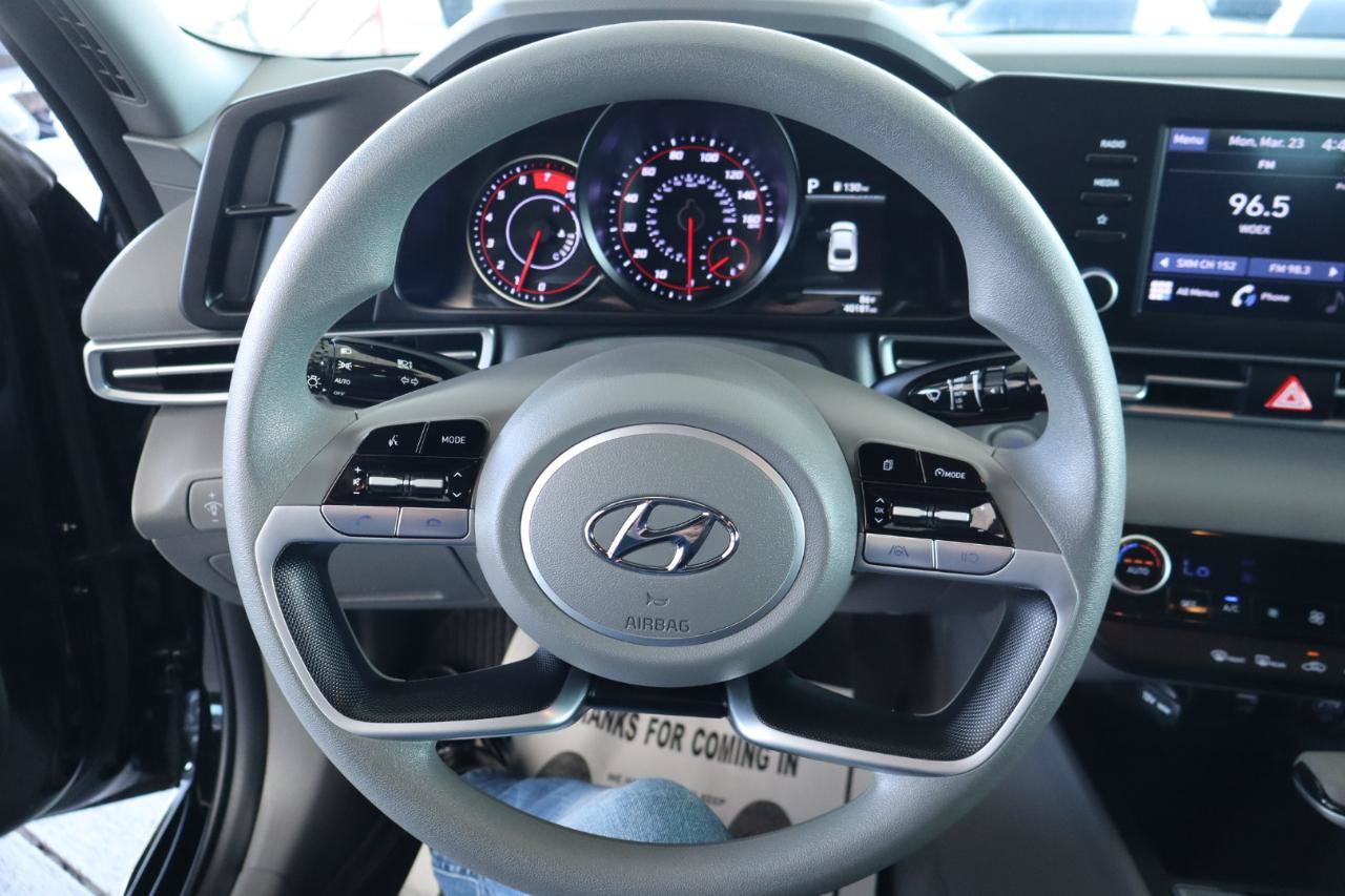 Used 2023 Hyundai Elantra SEL FWD image 20