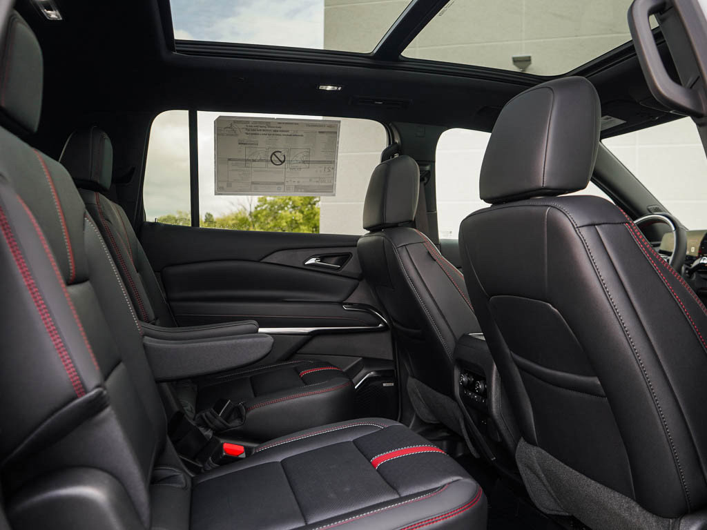 New 2026 Chevrolet Traverse RS w/ LPO, Floor Liner Package AWD/4WD image 14