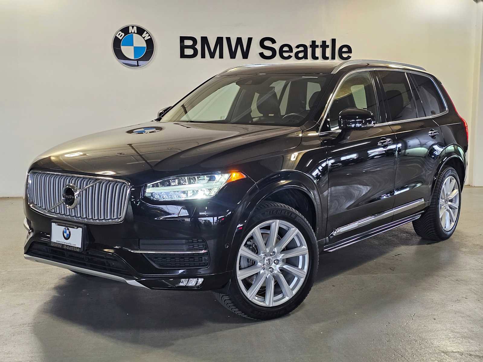 Used 2016 Volvo XC90 T6 Inscription w/ Vision Package AWD/4WD image 1