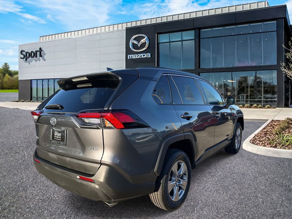 Used 2022 Toyota RAV4 XLE w/ Convenience Package image 3