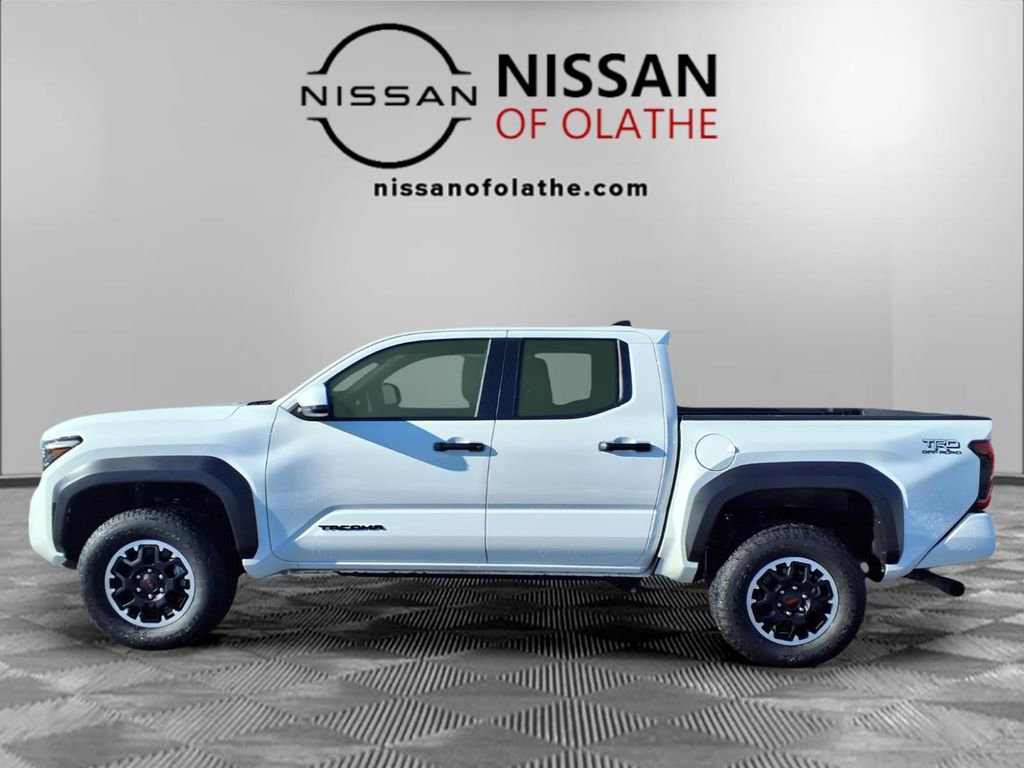 Used 2025 Toyota Tacoma SR5 image 22