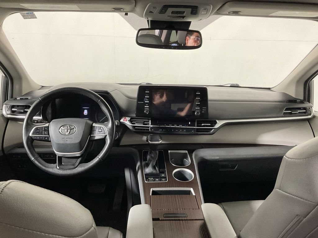 Used 2022 Toyota Sienna XLE FWD image 23