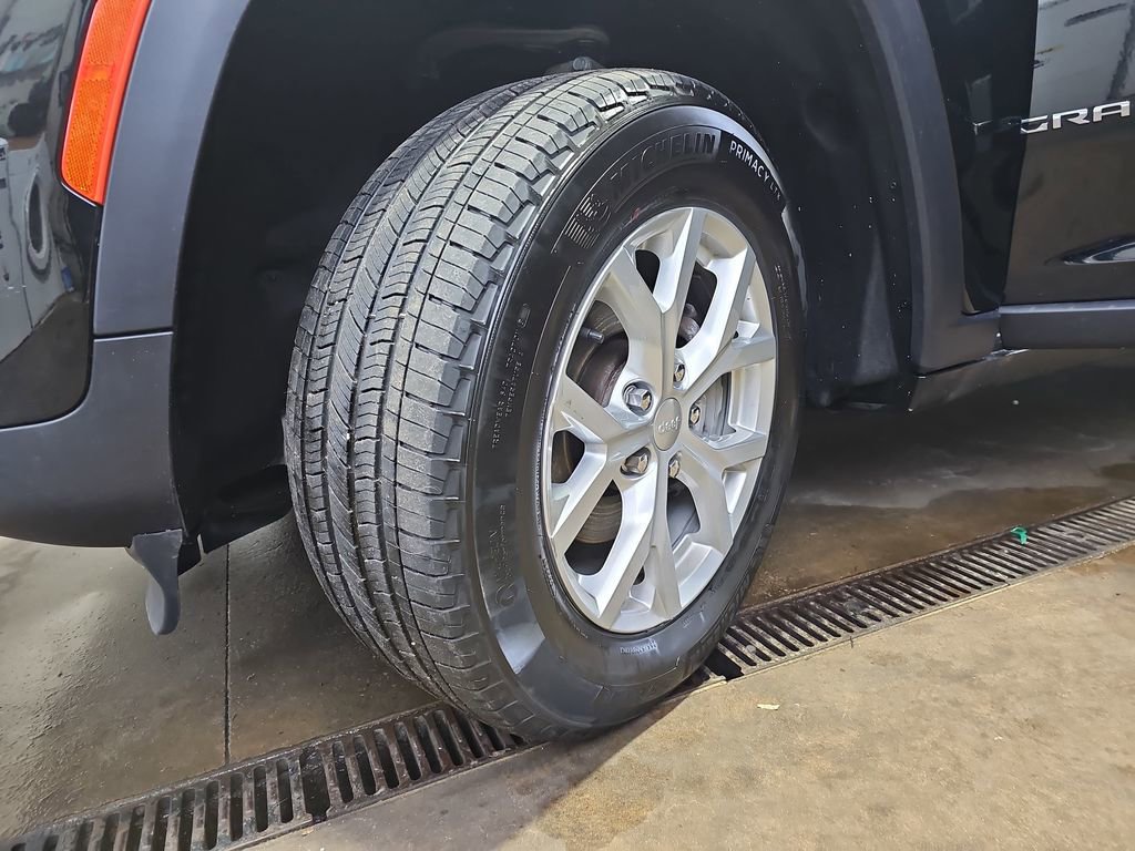 Certified 2023 Jeep Grand Cherokee Limited image 31