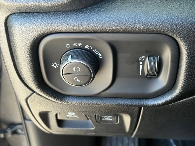 New 2026 RAM 1500 Express AWD/4WD image 23