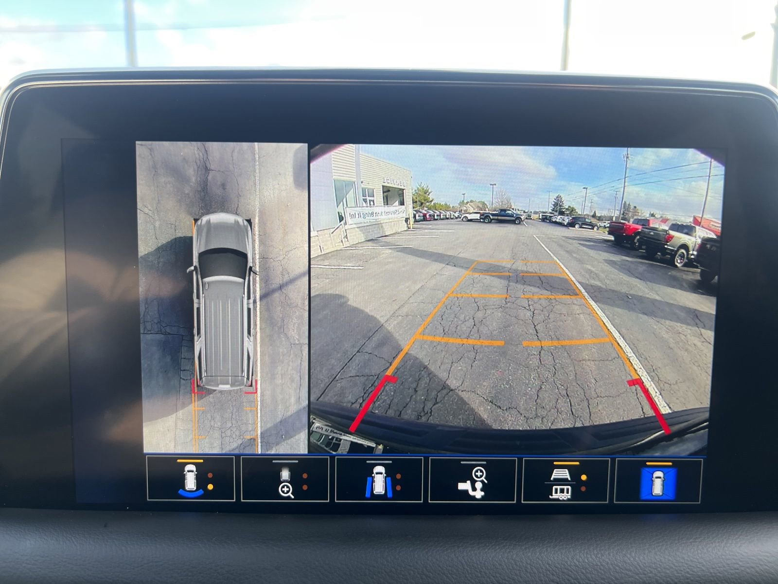 Used 2022 Chevrolet Tahoe Z71 w/ Luxury Package image 19