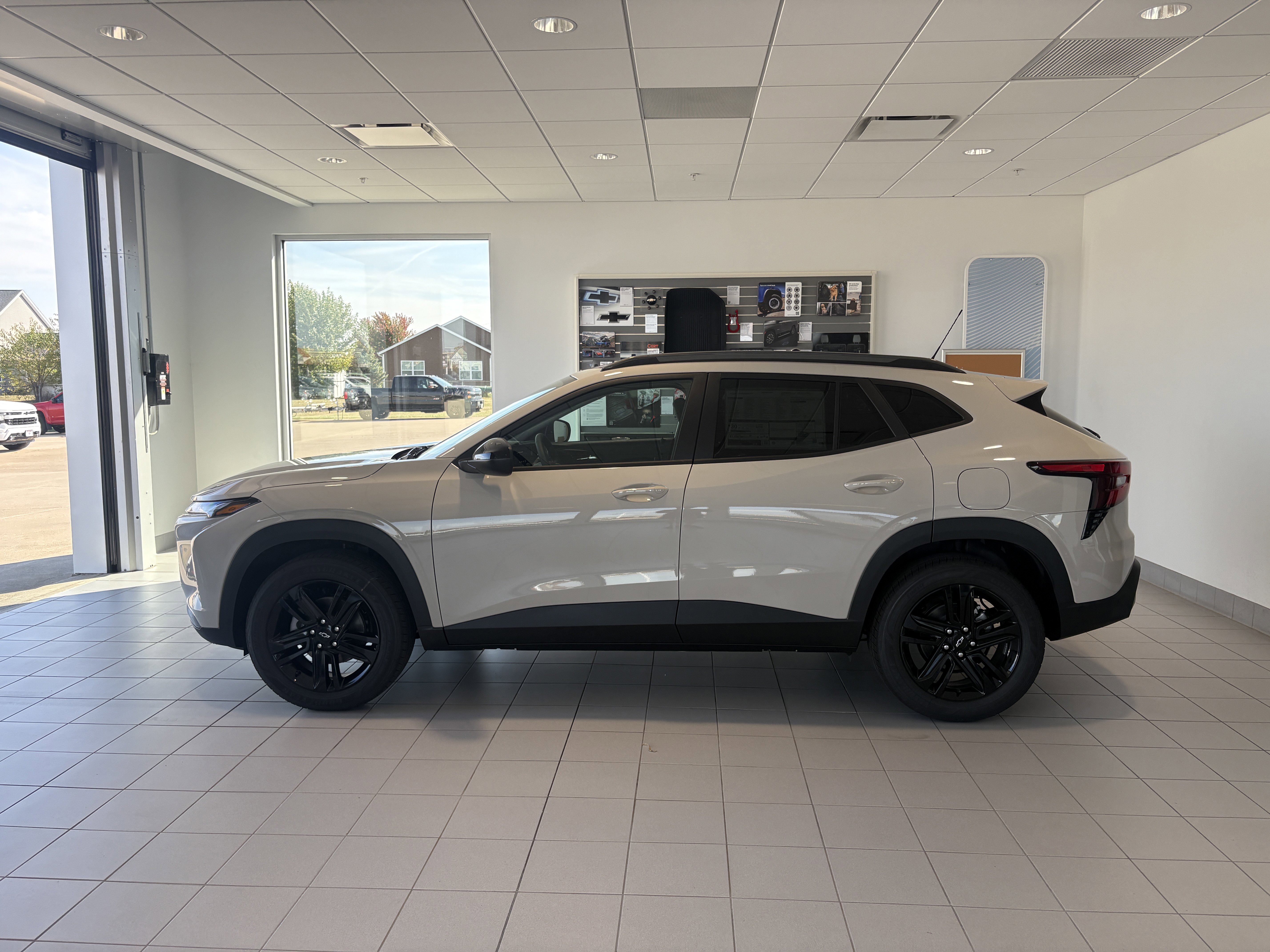 New 2026 Chevrolet Trax ACTIV w/ Sunroof Package image 2