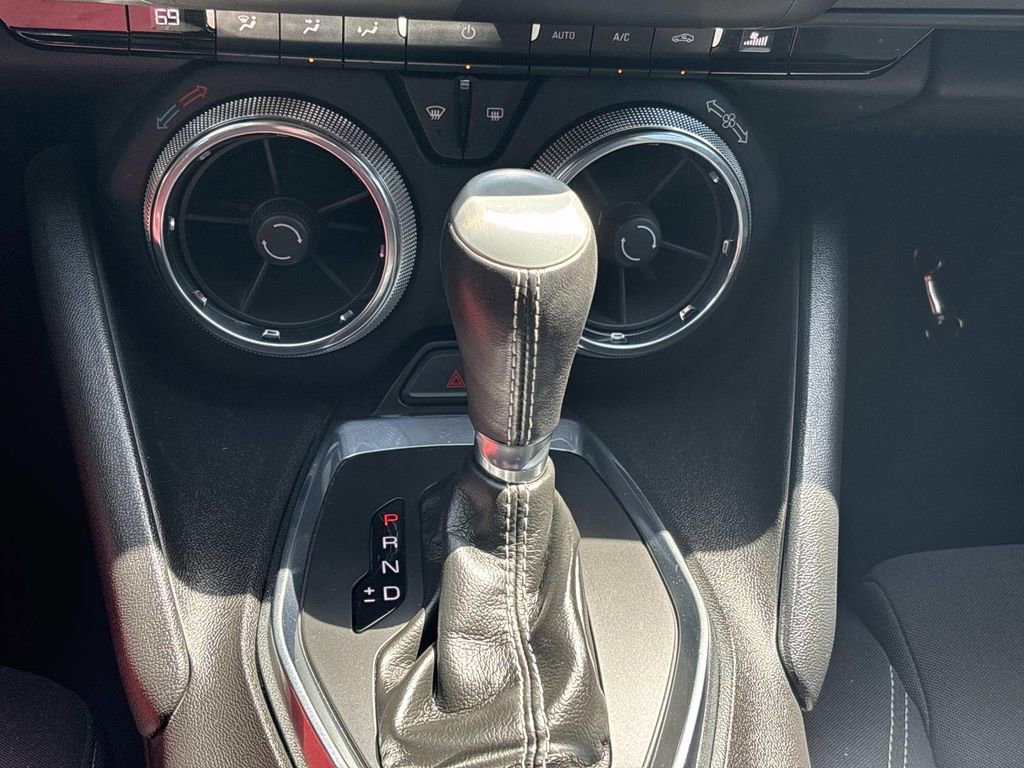 Used 2020 Chevrolet Camaro LT w/ Technology Package RWD image 15