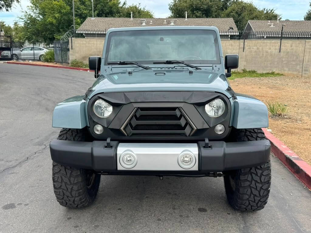 Used 2015 Jeep Wrangler Unlimited Sahara w/ Max Tow Package AWD/4WD image 8