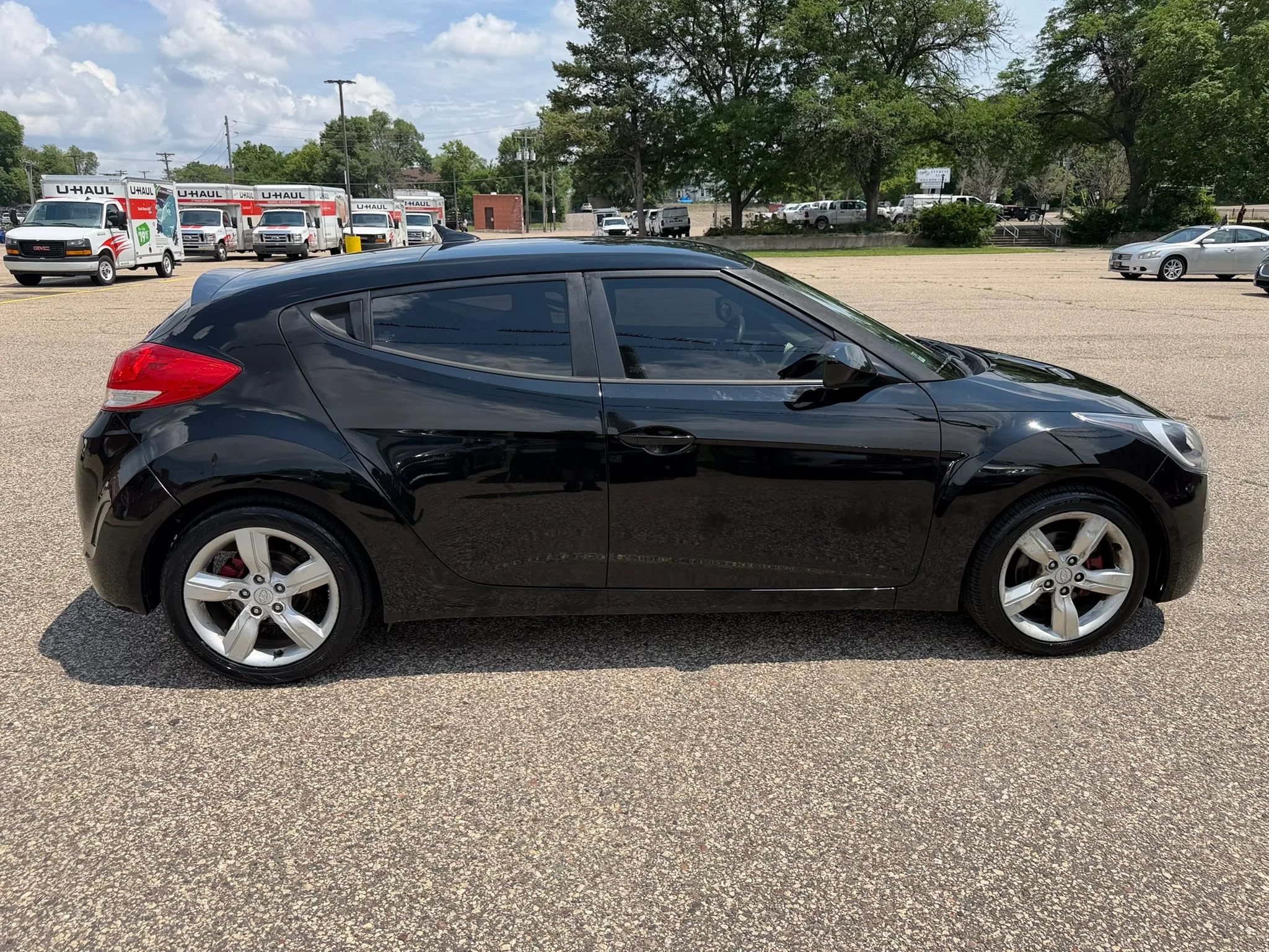 Used 2013 Hyundai Veloster FWD image 7