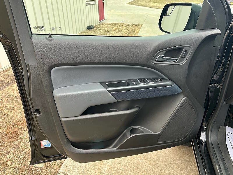 Used 2016 Chevrolet Colorado Z71 w/ Z71 Midnight Edition AWD/4WD image 30