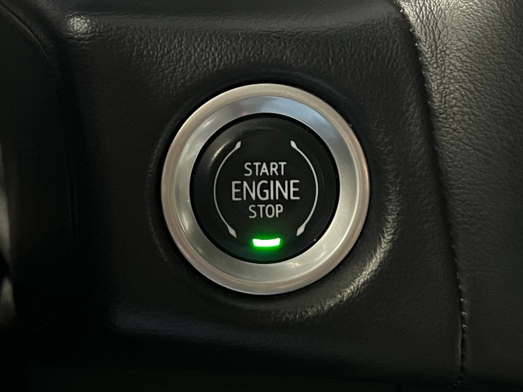 Used 2022 Chevrolet Suburban LT AWD/4WD image 22