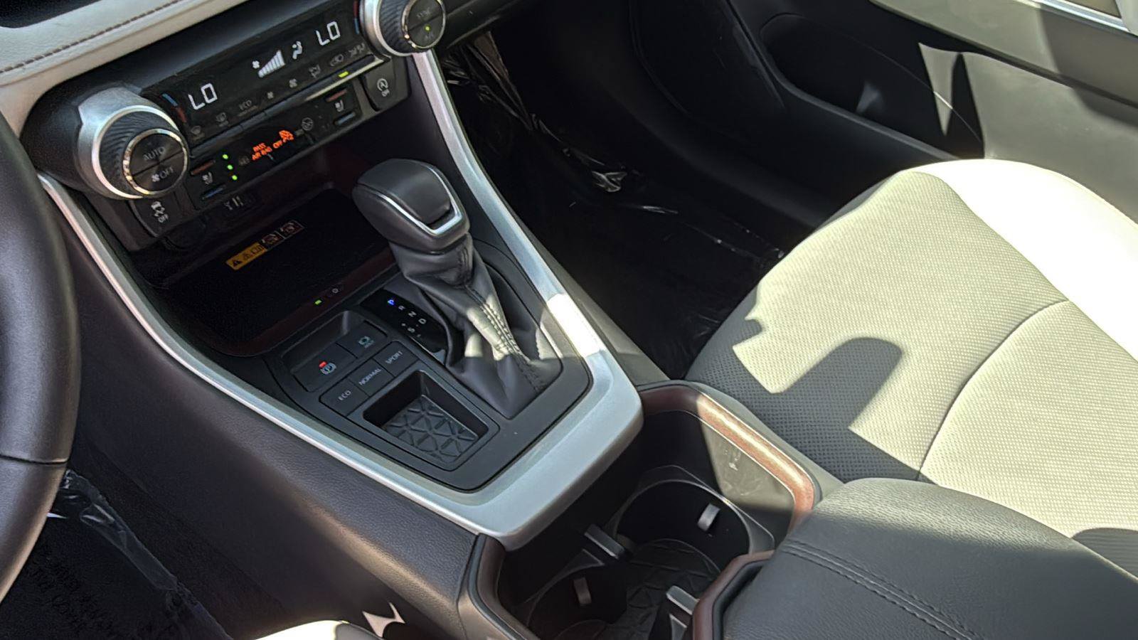 Used 2025 Toyota RAV4 Limited w/ Advanced Technology Package FWD image 24