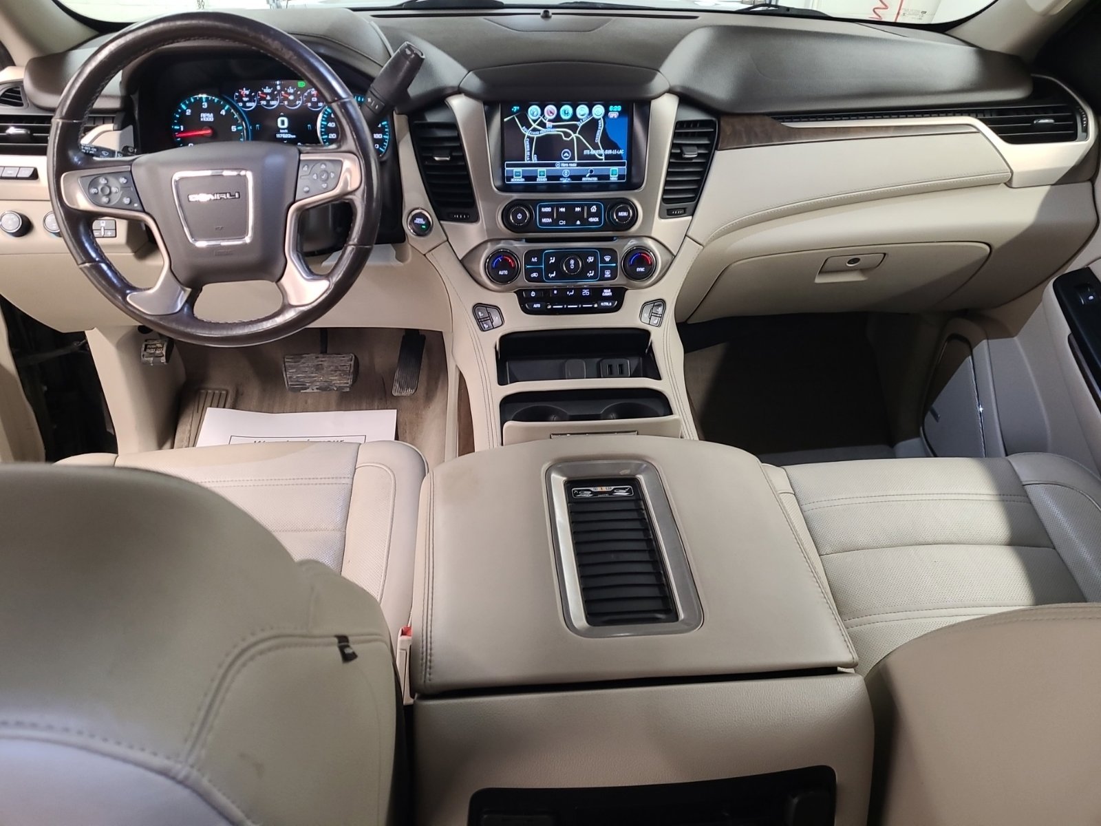 Used 2019 GMC Yukon Denali w/ Denali Ultimate Package image 10
