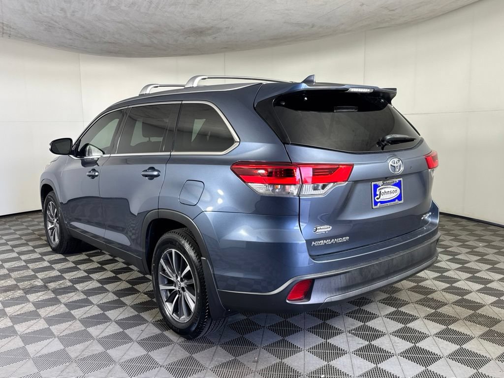 Used 2019 Toyota Highlander XLE AWD/4WD image 10