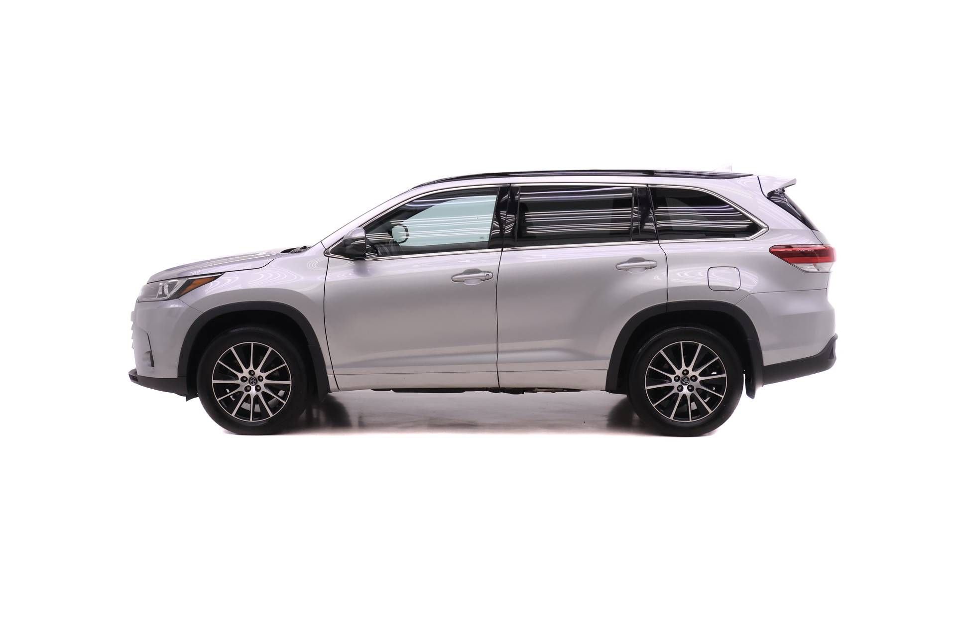 Used 2018 Toyota Highlander SE AWD/4WD image 3
