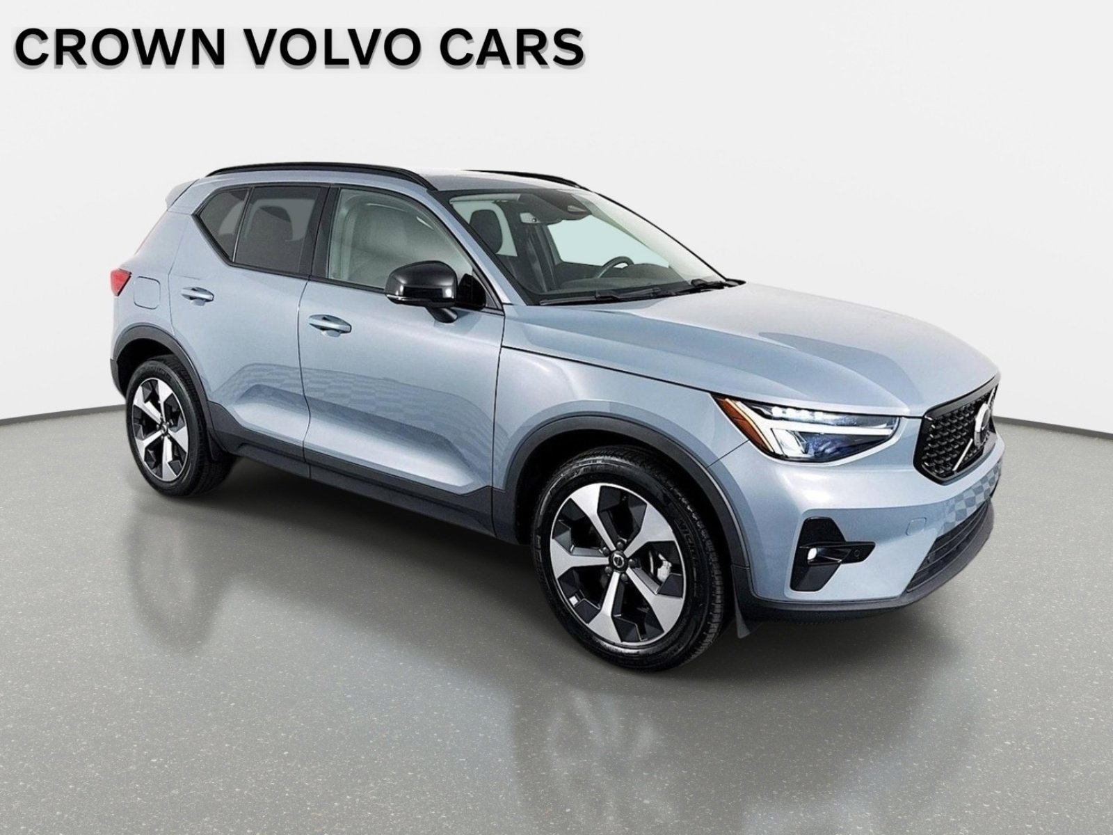 Used 2023 Volvo XC40 B4 Plus w/ Protection Package Premier FWD image 3