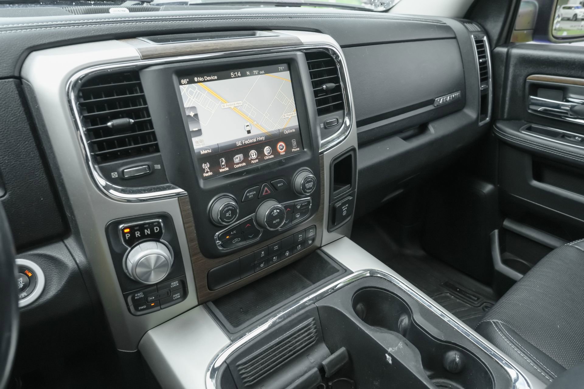 Used 2016 RAM 1500 Laramie w/ Convenience Group image 21