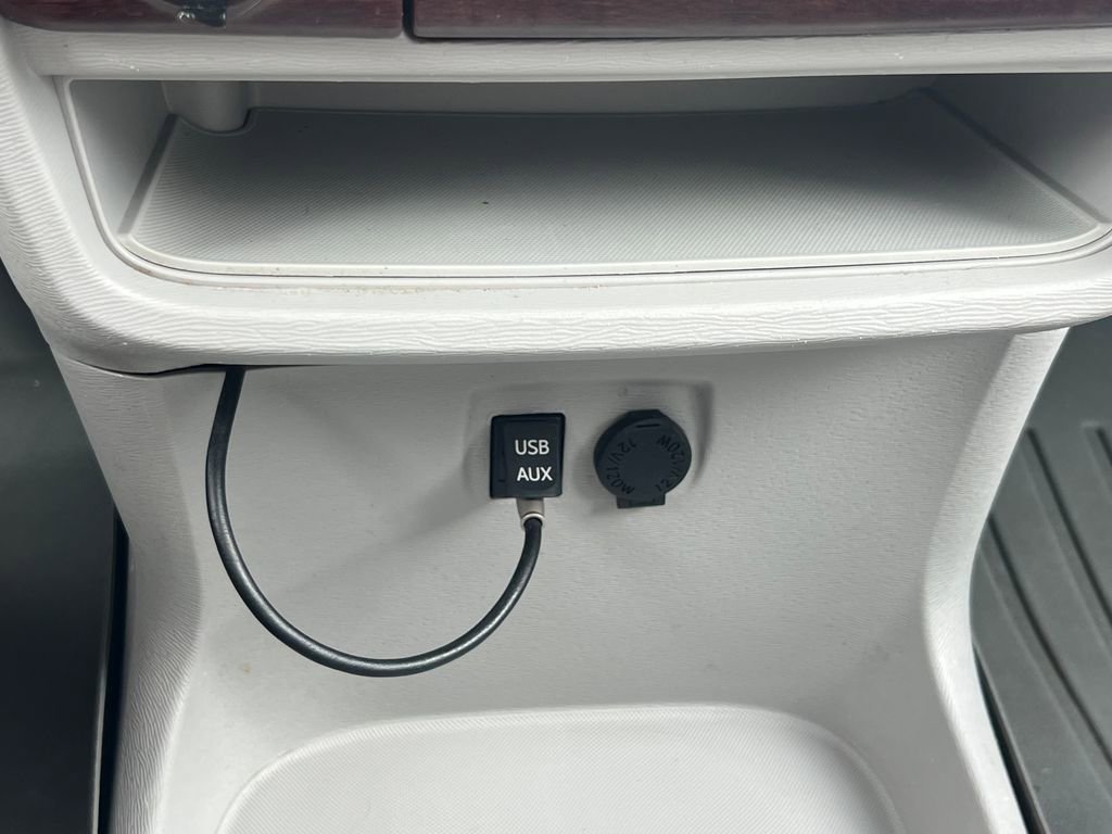 Used 2014 Toyota Sienna XLE FWD image 40