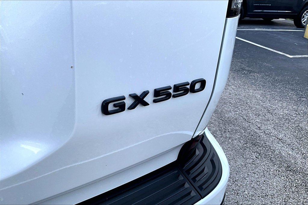 Used 2025 Lexus GX 550 w/ Accessory Package (2T) AWD/4WD image 43