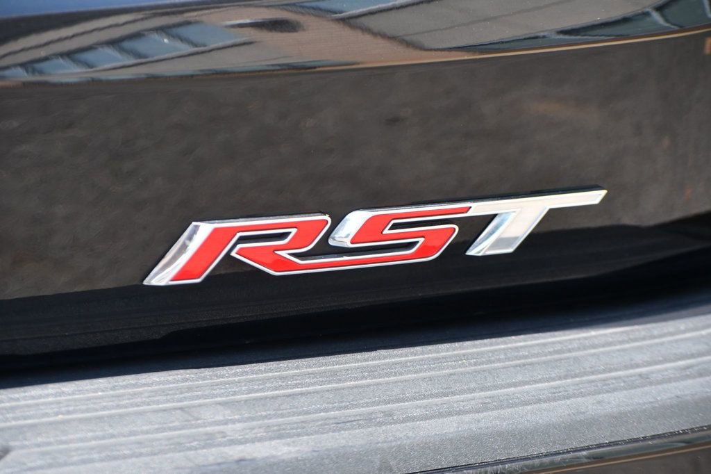 Used 2022 Chevrolet Suburban RST w/ Sport Performance Package image 20