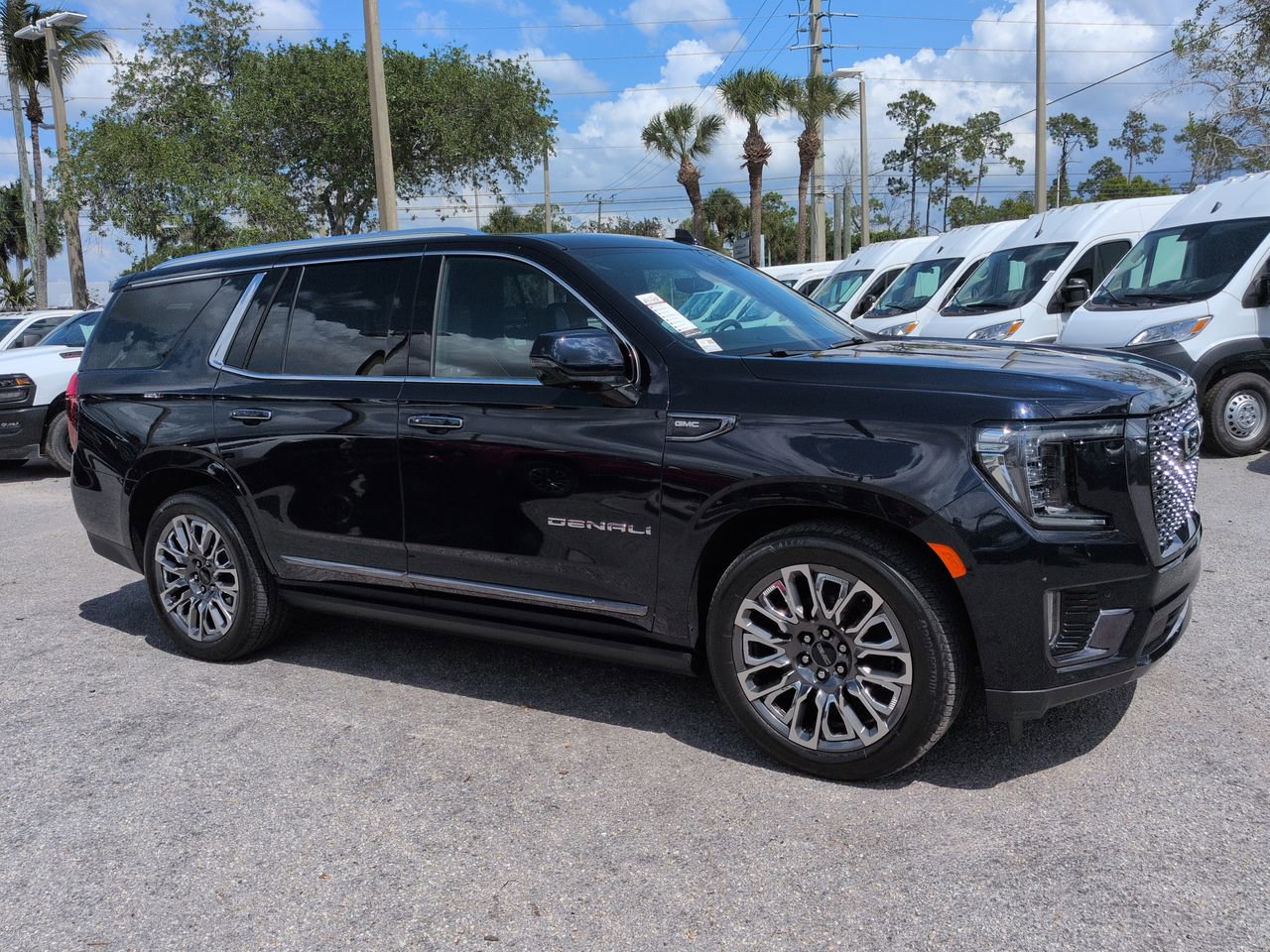 Used 2023 GMC Yukon Denali Ultimate image 2