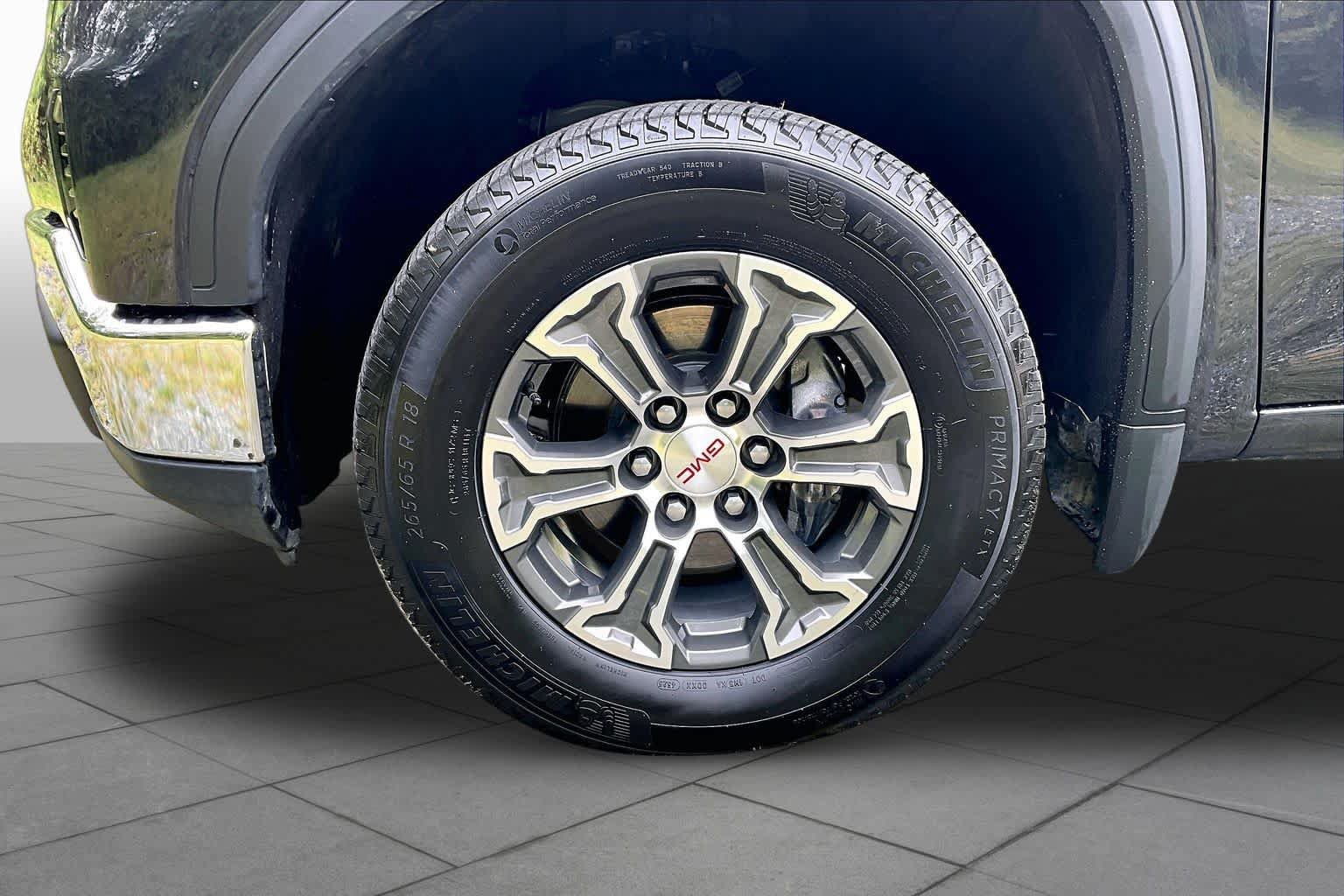 Used 2026 GMC Sierra 1500 SLT AWD/4WD image 11