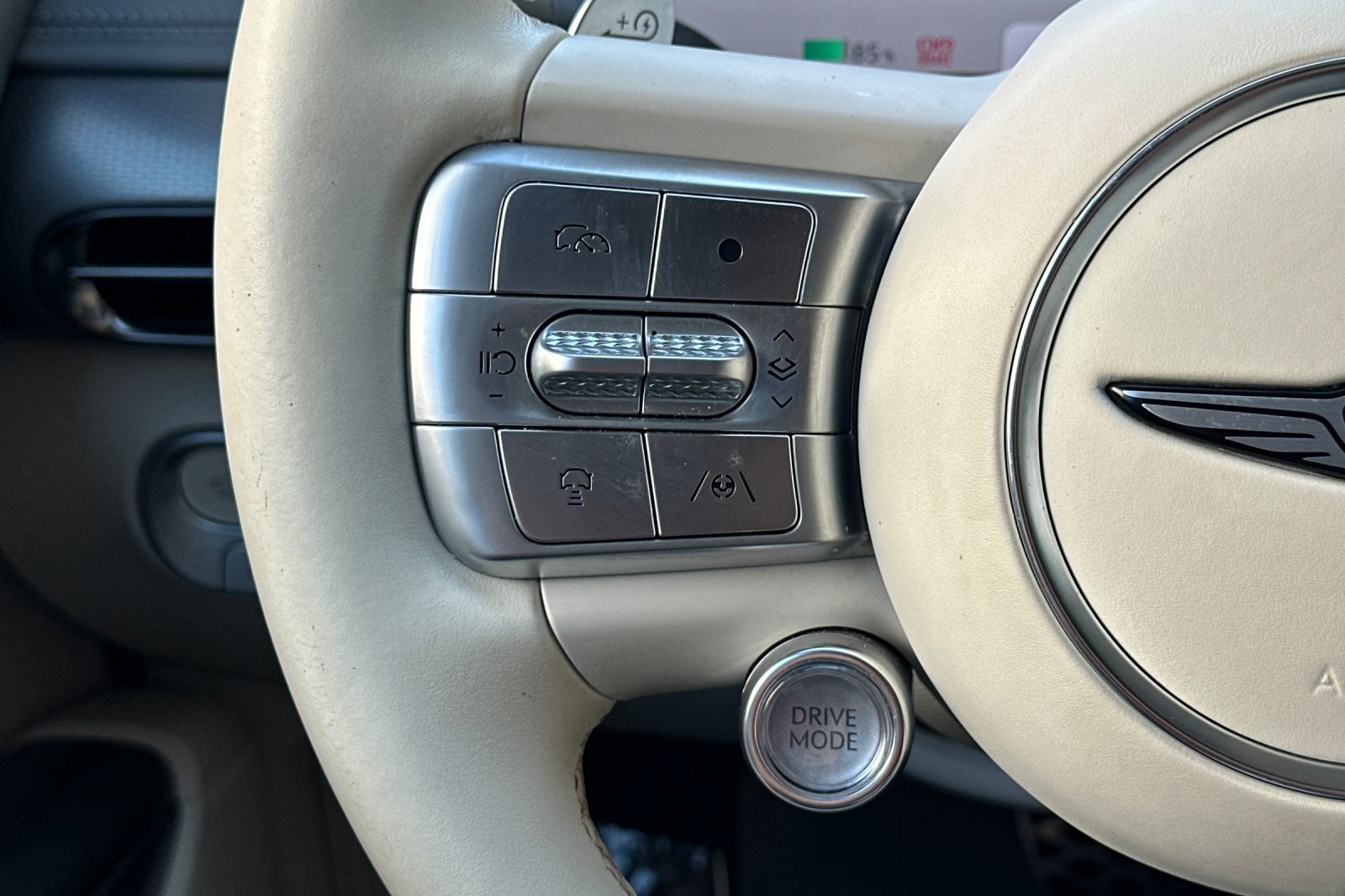 Used 2023 Genesis GV60 Performance AWD/4WD image 31
