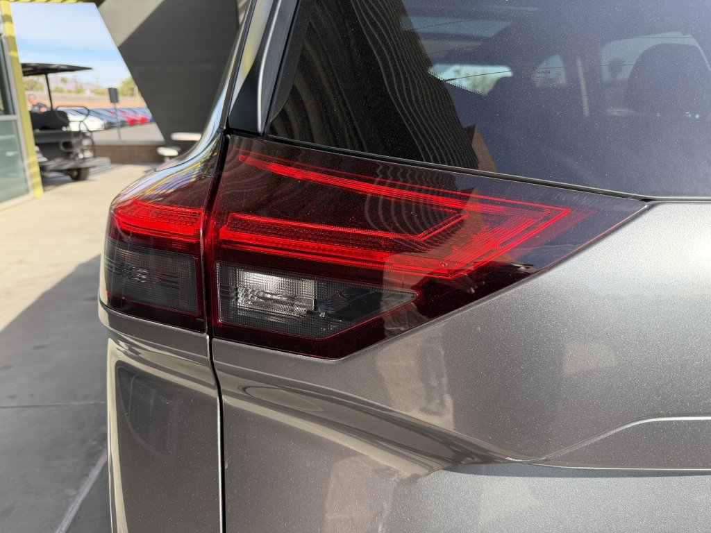 Used 2023 Nissan Rogue SV w/ SV Premium B Package image 14