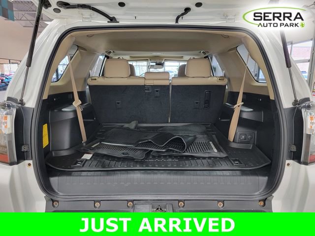 Used 2020 Toyota 4Runner SR5 Premium w/ Moonroof Package AWD/4WD image 37