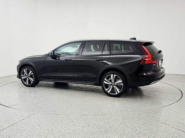 Used 2025 Volvo V60 B5 Cross Country Plus AWD/4WD image 7