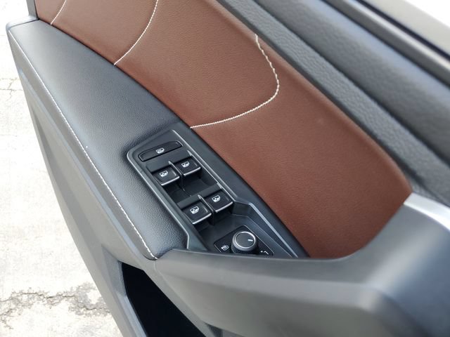 Certified 2024 Volkswagen Tiguan SEL R-Line AWD/4WD image 30