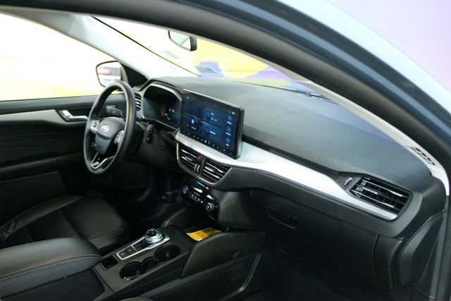 Used 2025 Ford Escape Platinum AWD/4WD image 12