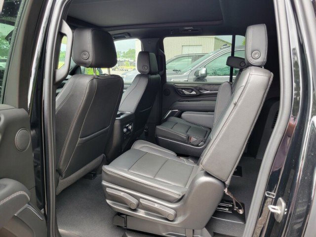 Used 2024 GMC Yukon XL Denali AWD/4WD image 30
