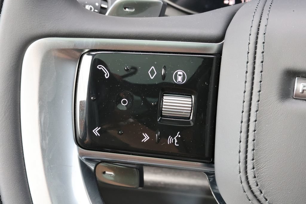 New 2026 Land Rover Range Rover Long Wheelbase SE AWD/4WD image 13