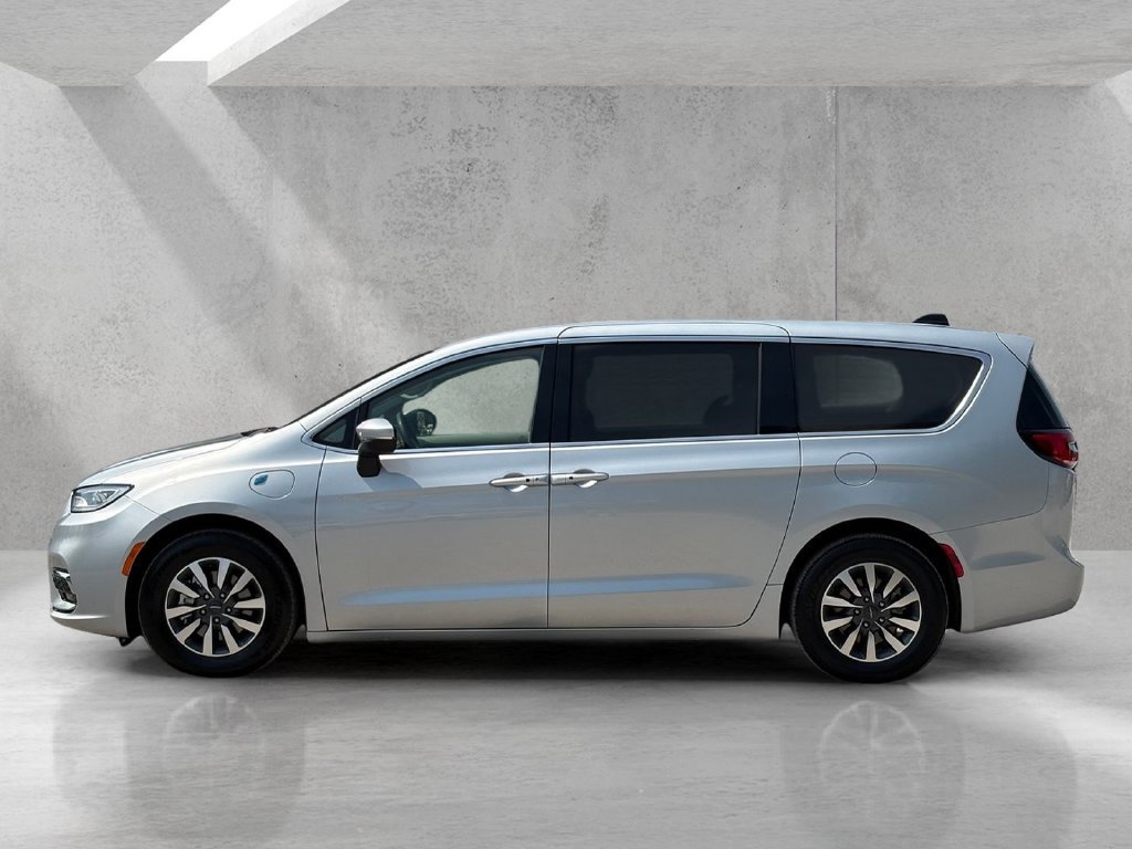 Used 2023 Chrysler Pacifica Touring-L FWD image 8