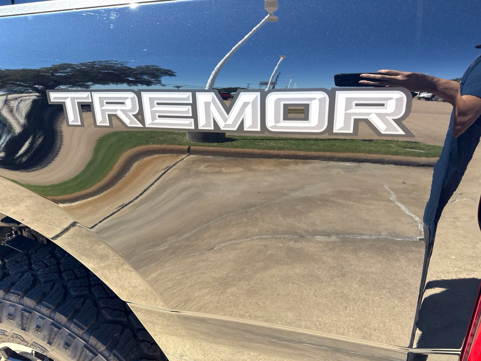 Used 2026 Ford F250 Lariat w/ Tremor Off-Road Package AWD/4WD image 10