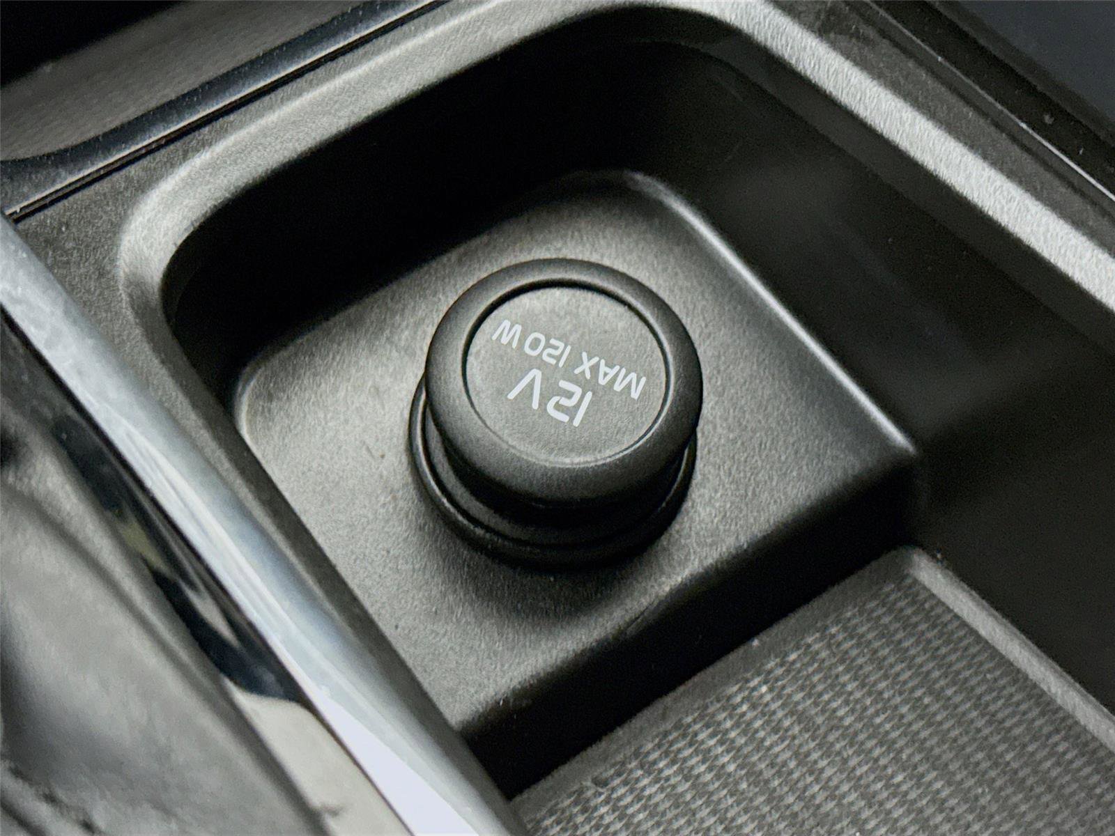 Used 2019 Volvo S60 T5 Momentum w/ Premium Package image 16