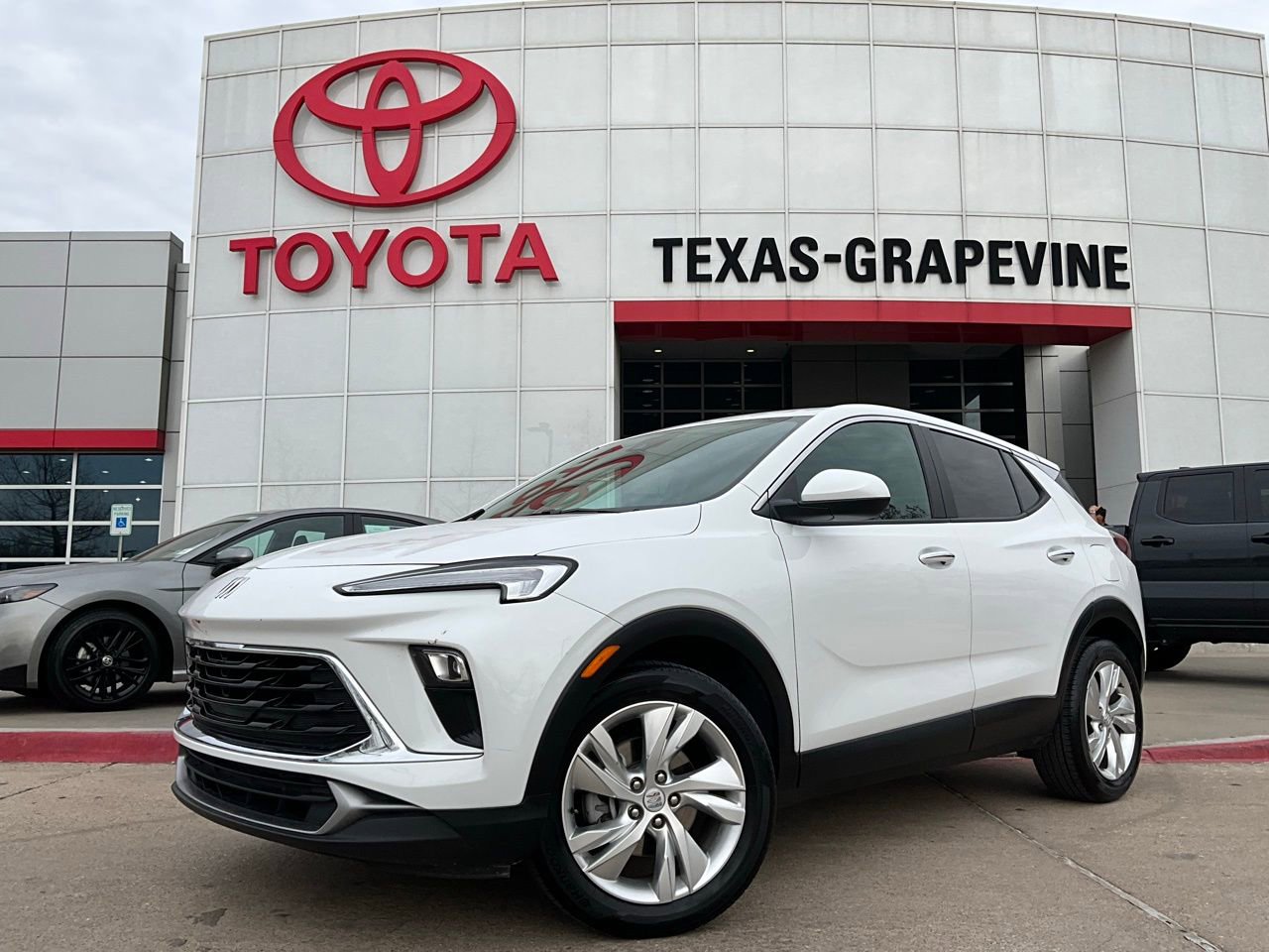 Used 2025 Buick Encore GX Preferred image 2