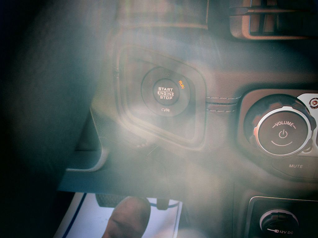 New 2025 Jeep Gladiator Sport AWD/4WD image 6