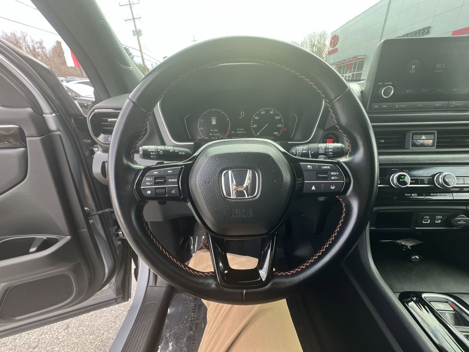 Used 2023 Honda Pilot Sport image 16